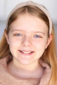 Wallis Lee interpreta Sarah