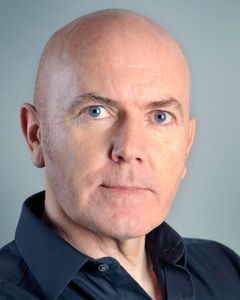 Bill Murphy interpreta Barry