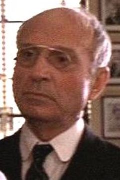 James O'Rear interpreta Mr. Foster (uncredited)