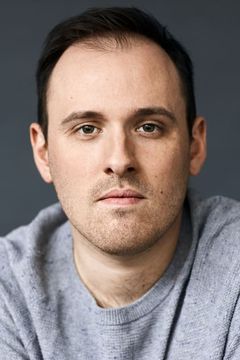 David Strasbourg interpreta The Neighbor