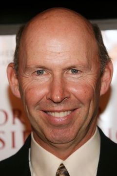 Don Lake interpreta Video Game Producer