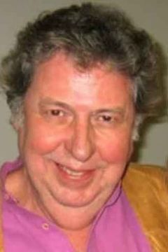 Lou Perryman interpreta Pugsley
