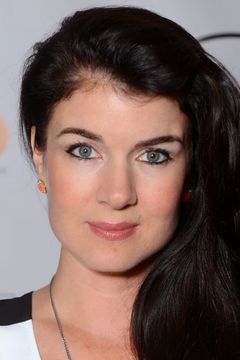Gabrielle Miller interpreta Ivy