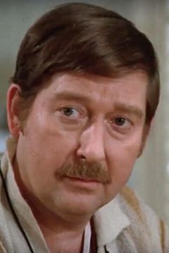 William Redfield interpreta Sgt. Ferguson