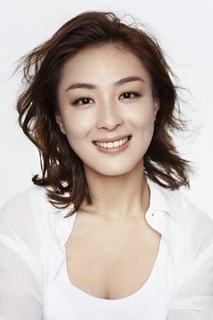 Sarah Li Yan interpreta Lead Chinese Agent