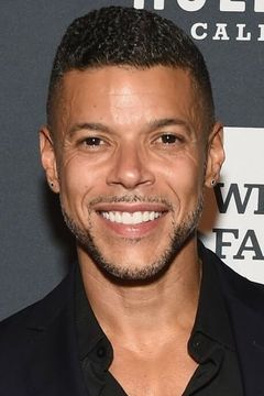 Wilson Cruz interpreta Scott
