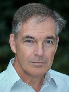 Andrew Forbes interpreta Charlie's Dad