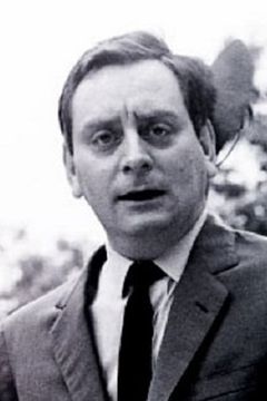 Enrico Simonetti interpreta Pennelli