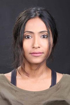 Mia Maelzer interpreta Smita