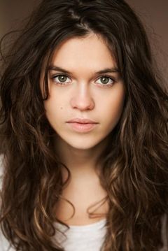 Sabrina Bartlett interpreta Princess Isabella
