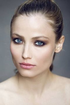 Veronica Olivier interpreta Carolina
