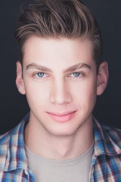 Noah Gaynor interpreta Hot Frat Guy