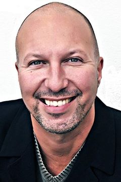 Jamil Drissi interpreta The Intendent