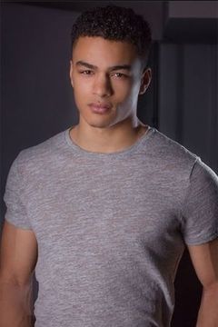 Gabriel Darku interpreta Tyler McNichol