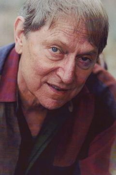John Cullum interpreta Harry