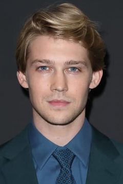 Joe Alwyn interpreta Robert Dudley