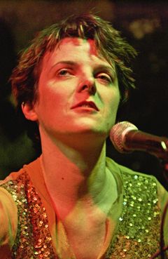 Abigail Hopkins interpreta Staff Nurse