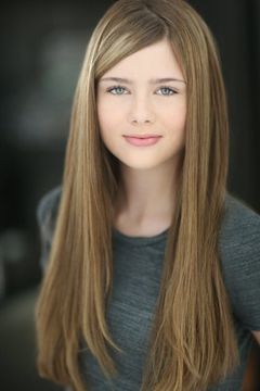 Jordyn Ashley Olson interpreta Farrah