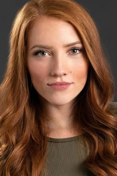 Mikayla Iverson interpreta Hope