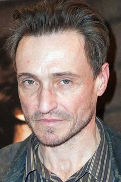 Yann Goven interpreta Jean
