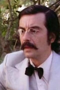 Alvaro Freire interpreta Silvério