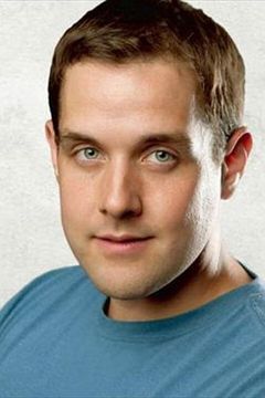 Matthew Stefiuk interpreta Kent