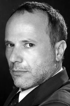 Alessandro Fabrizi interpreta Rodolfo