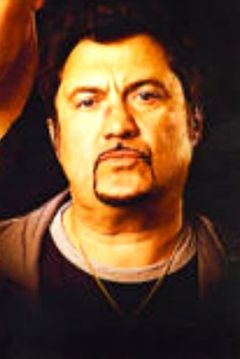 Joey DePinto interpreta Shreck Security Guard