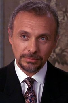 Héctor Elizondo interpreta Ed Alzate