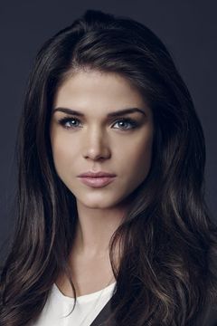 Marie Avgeropoulos interpreta Myra