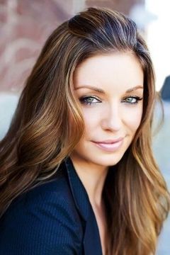 Bianca Kajlich interpreta Carver