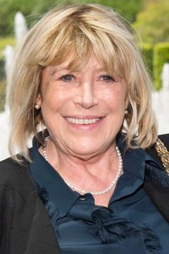 Marianne Faithfull interpreta Betty