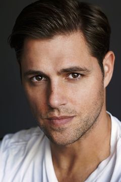 Sam Page interpreta Prince Jeffrey