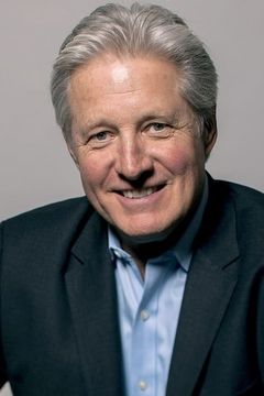 Bruce Boxleitner interpreta Nick Columba