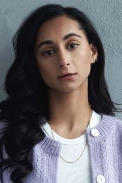 Ashna Rabheru interpreta Cashier