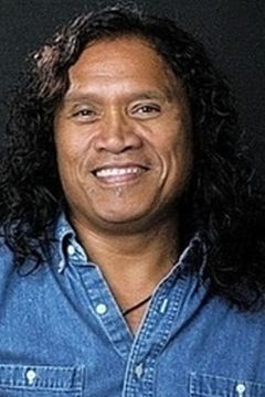 Henry Kapono Ka'aihue interpreta Gatesman
