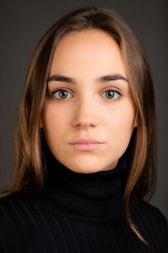 Ana Tomeno interpreta Marina