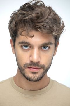 Panagiotis Margetis interpreta Theo