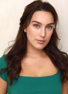 Kaleina Cordova interpreta Ava