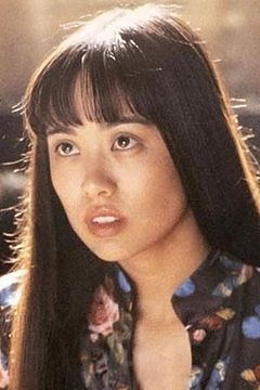 Susie Trinh interpreta Amy San