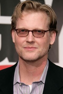 Craig Kilborn interpreta Mark