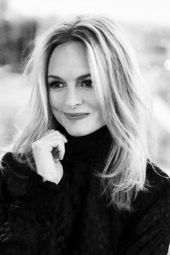Heather Graham interpreta Sara Benedict