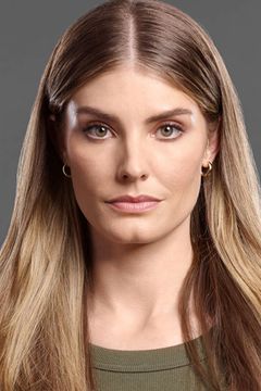 Caitlin Bassett interpreta Addison Augustine