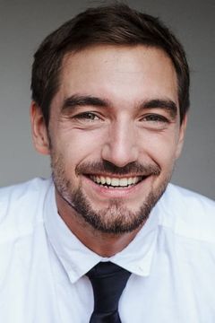 Daniel Gawlowski interpreta Max Bergmann