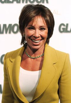 Jeanine Pirro interpreta Herself