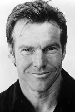 Dennis Quaid interpreta Michael Lennox