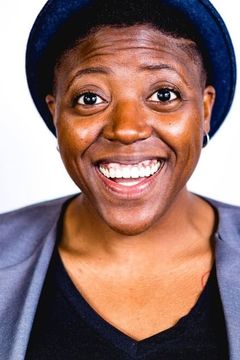 Shantira Jackson interpreta Hotel Guest