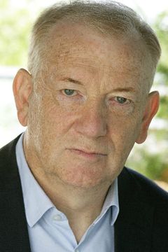 John Salthouse interpreta Pvt.'Ginger' Marsh