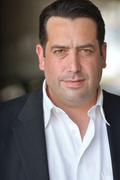 Dan Olivo interpreta Academy Soilder (uncredited)