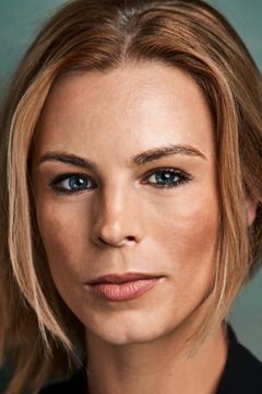 Kate Dailey interpreta Paula